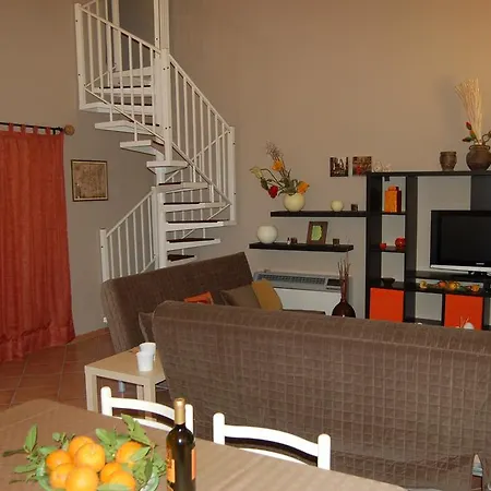 Giulia Villa